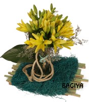 Designer Bunch of Lillies 