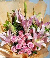 Lily & Roses Beautiful Bouquet